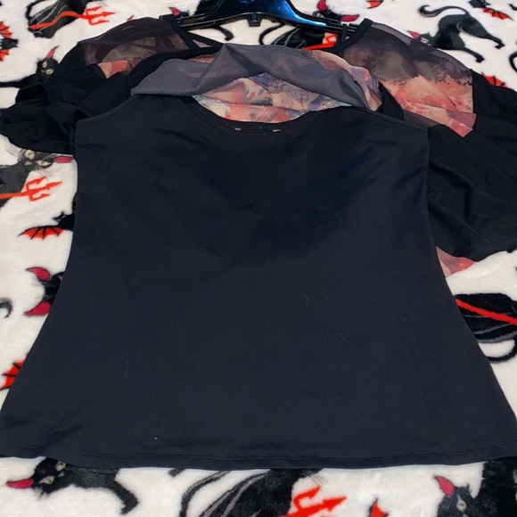 3/$30 Vintage Simon Chang Rhinestone Top - Picture 9 of 10